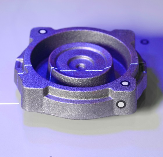 Industrial part scanned with SIMSCAN 30 Gen2 – detailed capture of metallic surfaces.